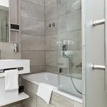 Ξενοδοχείο Goldenes Rad 4*