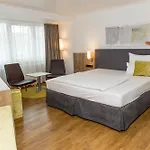 Ξενοδοχείο Goldenes Rad 4*