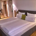Goldenes Rad 4* Ουλμ