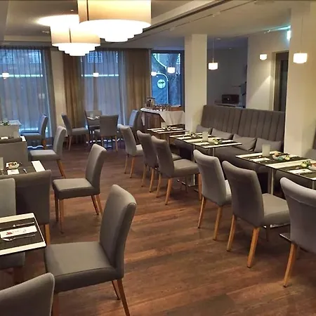 Goldenes Rad 4*
