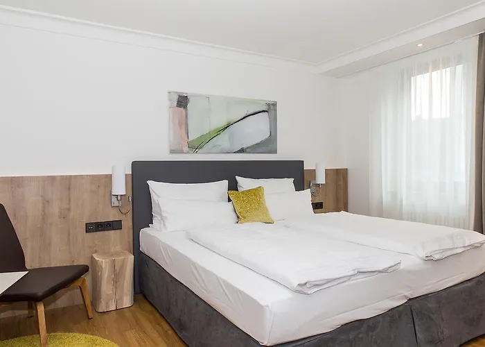 Hotell Goldenes Rad 4*