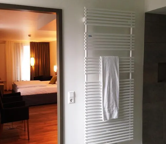 Hotell Goldenes Rad 4*